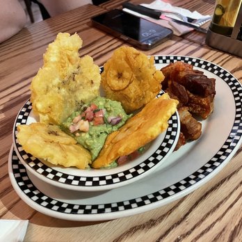 Noches de Colombia - Colombian Near Me - Hackensack, New Jersey