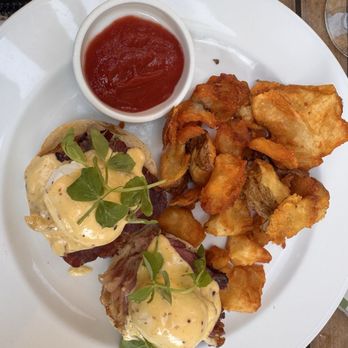 Hart House Restaurant - Seafood Near Me - Burnaby, British Columbia