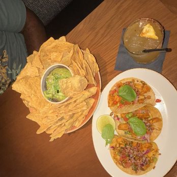 Corner Restaurant - Spicy Guacamole , Pollo Asado Taco - Bars Near Me - Austin, Texas Corner Restaurant - Spicy Guacamole , Pollo Asado Taco - Bars Near Me - Austin, Texas