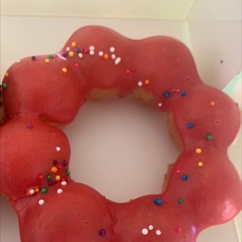 Mochinut - Red velvet doesn't taste like red velvet - Donuts Near Me - Hayward, California Mochinut - Red velvet doesn't taste like red velvet - Donuts Near Me - Hayward, California