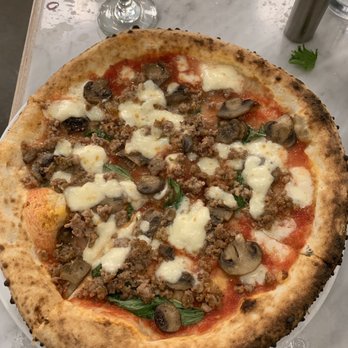 Nella Pizza e Pasta - Funghi e salsiccia - Pizza Near Me - Chicago, Illinois Nella Pizza e Pasta - Funghi e salsiccia - Pizza Near Me - Chicago, Illinois