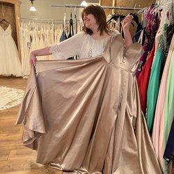 Tiffany's Bridal Boutique - Choosing THE dress !!