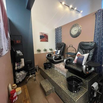 Trimmers II Salon - Hair Salons Near Me - Forest, Virginia