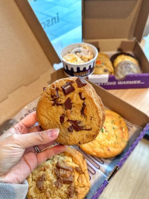 Insomnia Cookies by null