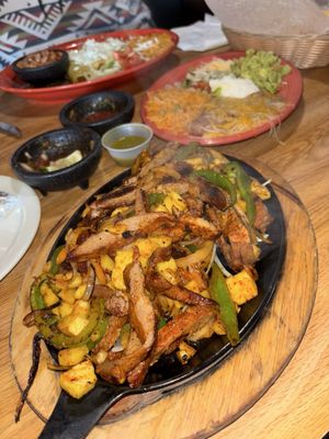 7 Leguas Mexican Grille by null