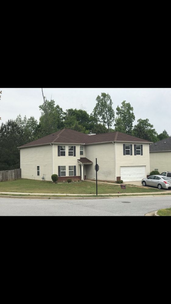 Slide of B&W Roofing & Gutters