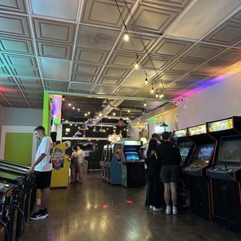 Neon Retro Arcade - Arcades Near Me - Pasadena, California