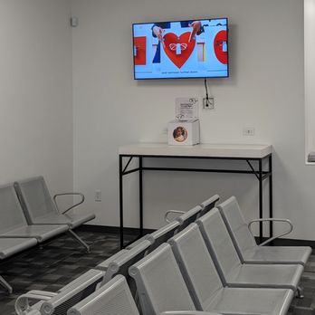 Stanton Optical - Store Waiting Area at Stanton Optical Store Fort Worth TX 76114 - Eyewear & Opticians Near Me - Fort Worth, Texas