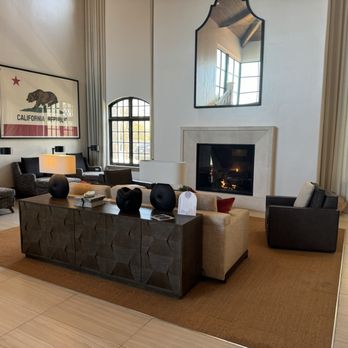 Ox & Ocean - Hotel lobby - Breakfast & Brunch Near Me - Oxnard, California