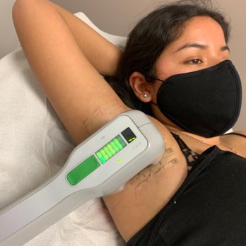 Advanced Aesthetics - Doing the treatment - Skin Care Near Me - Beverly Hills, California