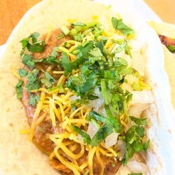 Metro Taco Stop - Frijoles y chorizo