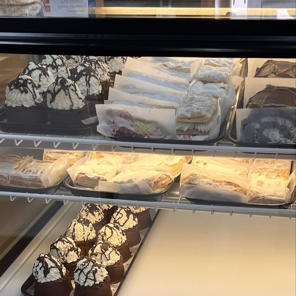 Long’s Bakery - Dessert case - Bakeries Near Me - Indianapolis, Indiana Long’s Bakery - Dessert case - Bakeries Near Me - Indianapolis, Indiana