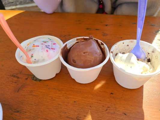 Bésame Ice Cream at Meanwhile Brewing by null
