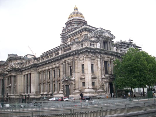 Palais de Justice by null