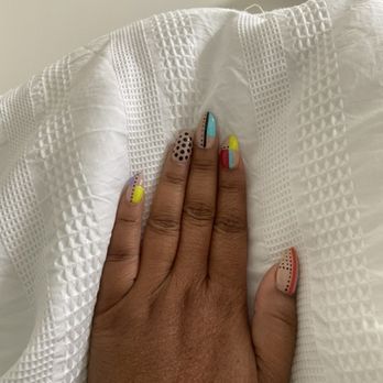 Avalon Nail Bar - I am happy I FINALLY FINALLY found a nail salon where the employees are not angry or bothered you want a design or quality service. - Nail Salons Near Me - Long Beach, California