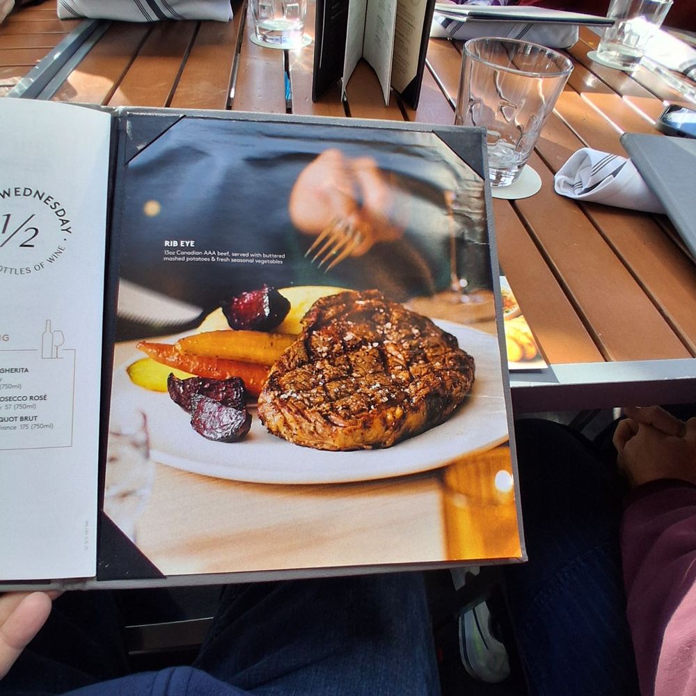 Moxies Dixon Road Restaurant - Canadian (New) Near Me - Etobicoke, Ontario