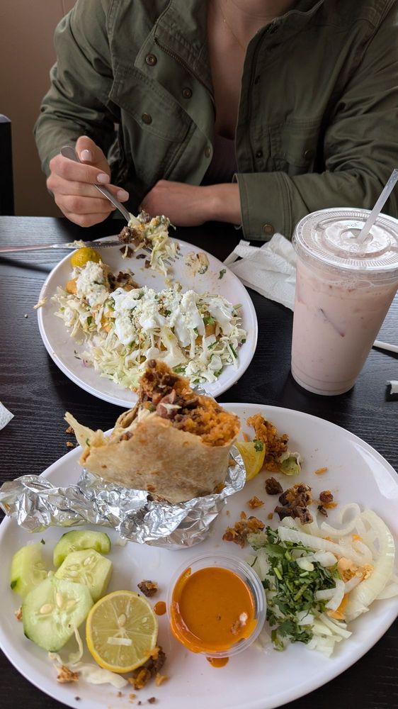 Taquitos Hernandez Logo