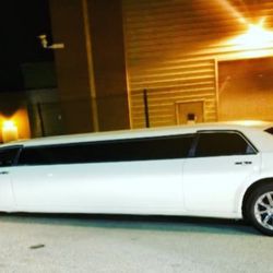 Upscale Limo - Wedding, Birthdays, concert, Call us @(401)6171546