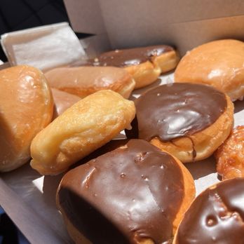 Donut Star - Filled donuts and glazed - Donuts Near Me - Colton, California Donut Star - Filled donuts and glazed - Donuts Near Me - Colton, California