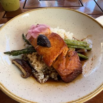 Off the Hook - Salmon, rice, asparagus , mushrooms - Lounges Near Me - Kapolei, Hawaii