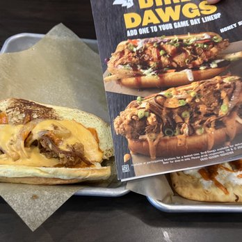 Buffalo Wild Wings - On the right.... What I asked for.... On the left... what I got. - Sports Bars Near Me - Atlanta, Georgia