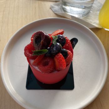 Bachour - Berry Shortcake - Bakeries Near Me - Coral Gables, Florida