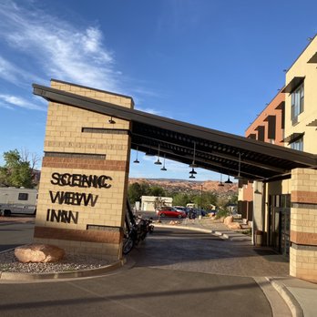 Scenic View Inn - Right off off of the highway just outside of MOAB & close to Arches National Park - Hotels Near Me - Moab, Utah