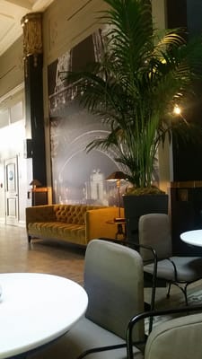 Le Petit Paris by null