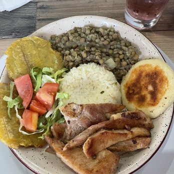 Los Kioskos - Colombian bowl with pork! - Empanadas Near Me - Gulfport, Mississippi Los Kioskos - Colombian bowl with pork! - Empanadas Near Me - Gulfport, Mississippi