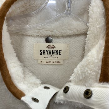 Boot Barn - Women's Clothing Near Me - Roanoke, Virginia