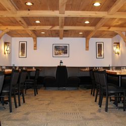 Main and Vine Wine Bar