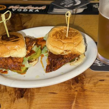 HopMonk Tavern - Nashville Hot Fried Chicken Sliders & IPA - Music Venues Near Me - Sebastopol, California HopMonk Tavern - Nashville Hot Fried Chicken Sliders & IPA - Music Venues Near Me - Sebastopol, California