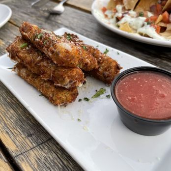 Howell's Kitchen and Bar - Mozzarella Sticks - Pizza Near Me - Atlanta, Georgia