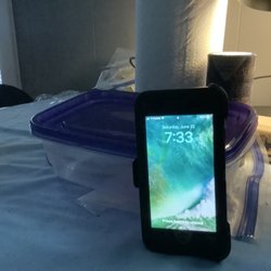 ZAGG Rockingham Park - Iphone in its Otter Box