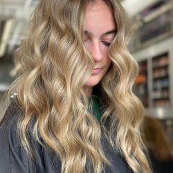 Studio 170 - Blonde, but make it fall
Are you ready for your fall transformation? Call the salon at +1 (248) 465-0771 or message me to book your appoi