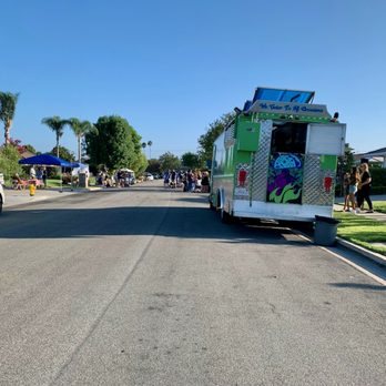 Loading Fresh & Foodilicious - an ice cream truck - Food Trucks Near Me Loading Fresh & Foodilicious - an ice cream truck - Food Trucks Near Me