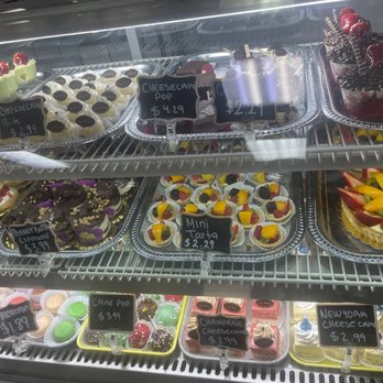 Vegas Bakery - Reasonable prices for the tarts, and mini treats - Custom Cakes Near Me Vegas Bakery - Reasonable prices for the tarts, and mini treats - Custom Cakes Near Me