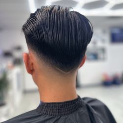Uplake Barbershop