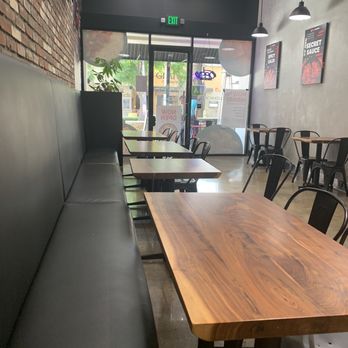 bb.q Chicken Burbank - Dining area - Chicken Shop Near Me - Burbank, California bb.q Chicken Burbank - Dining area - Chicken Shop Near Me - Burbank, California