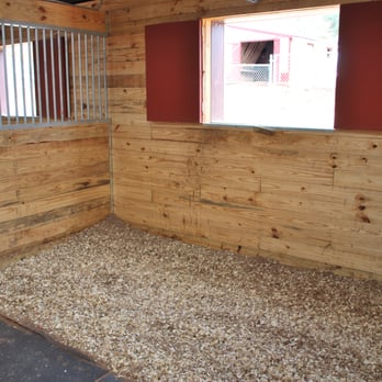 GB's Stables - All of our stalls are fully matted and have automatic waterers, great ventilation, and plenty of open space. - Horseback Riding Near Me - Smyrna, Georgia