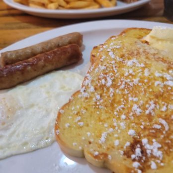 Lynde's Restaurant & Catering  - American Near Me - Osseo, Minnesota