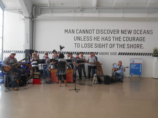 Cruise Terminal Rotterdam by null