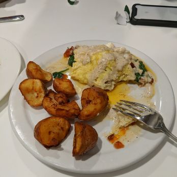 Phoebe's Diner - BST omelette (with sausage in lieu of bacon) - Breakfast & Brunch Near Me - Austin, Texas Phoebe's Diner - BST omelette (with sausage in lieu of bacon) - Breakfast & Brunch Near Me - Austin, Texas