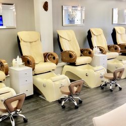 Vip Nails II - Pedicure area