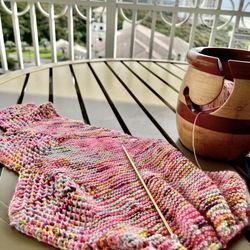 Yarnloft Market Commons - Nothing beats knitting at the beach.