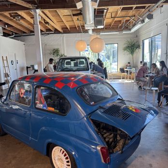 Motoring Coffee - Seating area - Coffee & Tea Near Me - Los Angeles, California