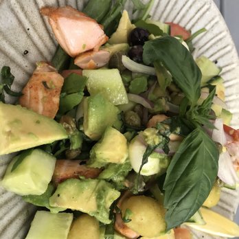 Café Balthasar - Romanasalat mit Lachs - Breakfast & Brunch Near Me - Cologne, NW Café Balthasar - Romanasalat mit Lachs - Breakfast & Brunch Near Me - Cologne, NW