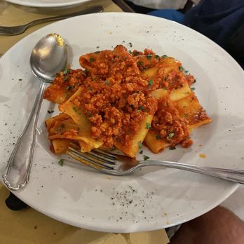 Il Pizzaiuolo - Sausage and roasted red sauce with pacharri - Pizza Near Me - Florence, FI Il Pizzaiuolo - Sausage and roasted red sauce with pacharri - Pizza Near Me - Florence, FI