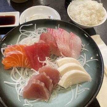 Toyo Sushi - sashimi deluxe - Japanese Near Me - Stockton, California Toyo Sushi - sashimi deluxe - Japanese Near Me - Stockton, California