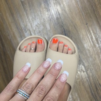 Smiley Nail Spa - French tips and gel toes - Nail Salons Near Me - Walnut Creek, California
